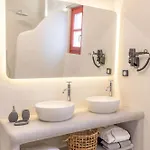 Marathi Mykonos Klouvas