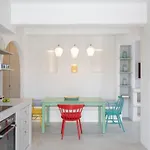Marathi Mykonos Klouvas