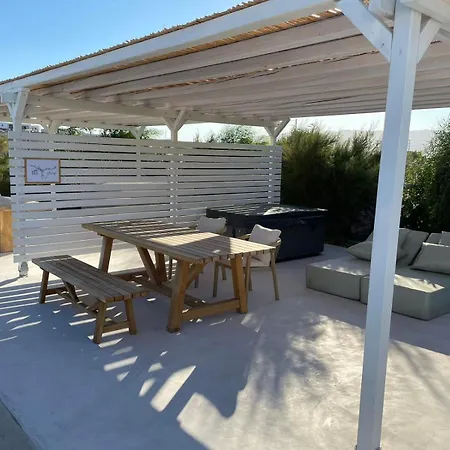 Marathi Mykonos Klouvas